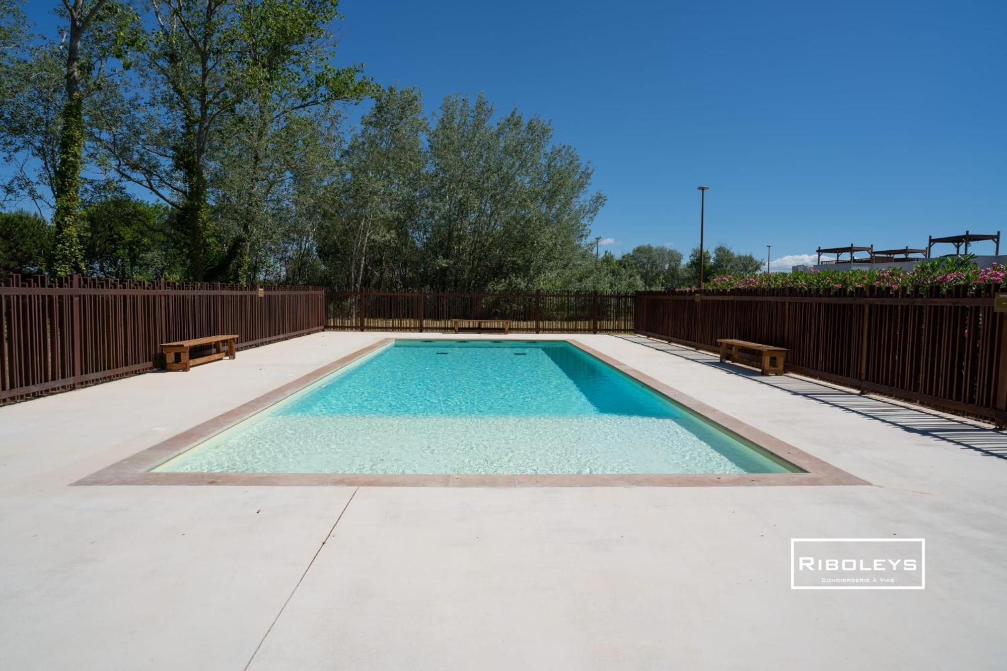 Superbe T3 Climatise Avec Wifi A 400M De La Plage Vias Exterior photo