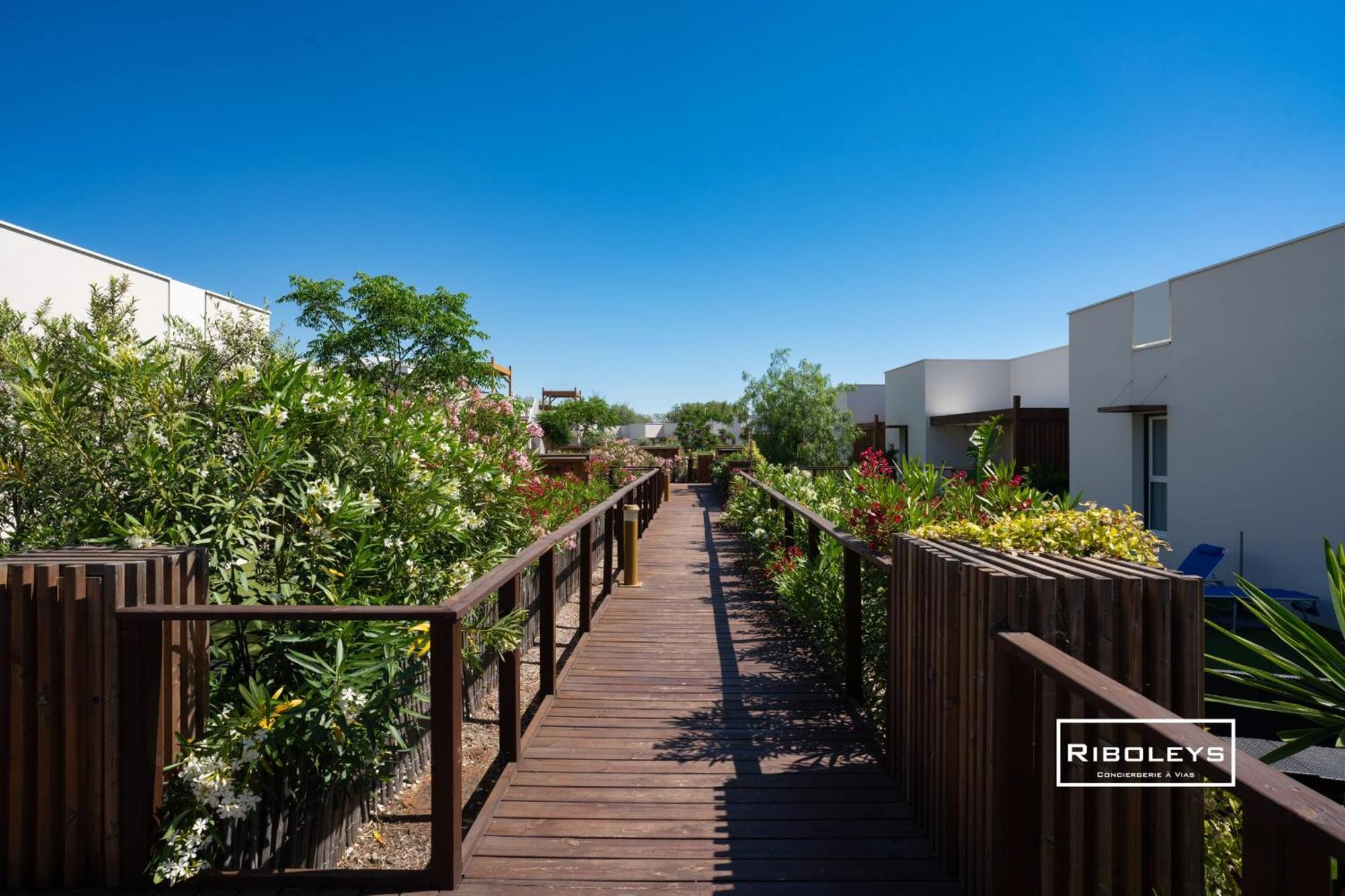 Superbe T3 Climatise Avec Wifi A 400M De La Plage Vias Exterior photo